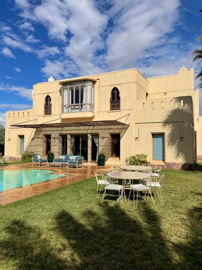 Villa Le 13 ème Ryad ( 6suites avec 7 sdb) *